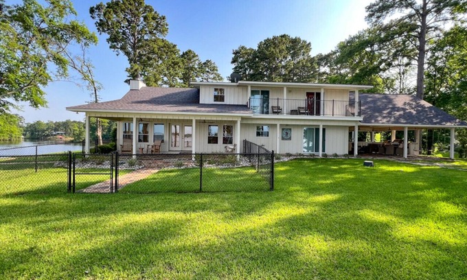 Negreet House | Camp Boogie .
