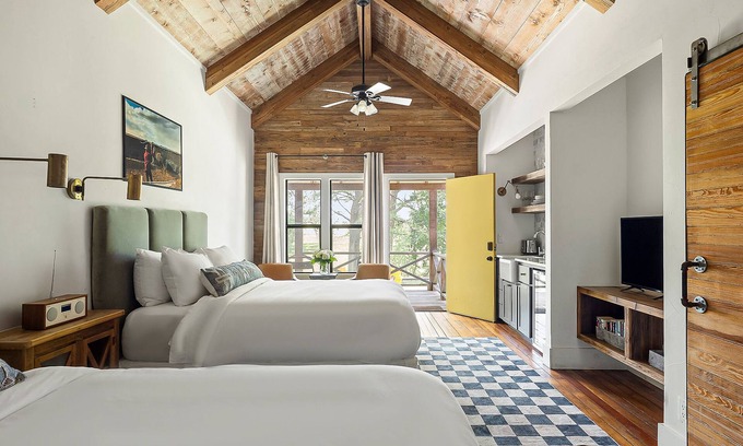 Comfort Bed & Breakfast | Camp Comfort