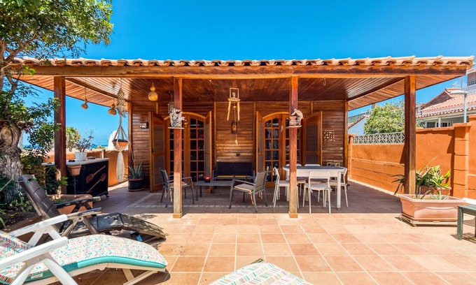 Pasito Blanco House | Camping Cabin - Private Solarium & Pool - BBQ