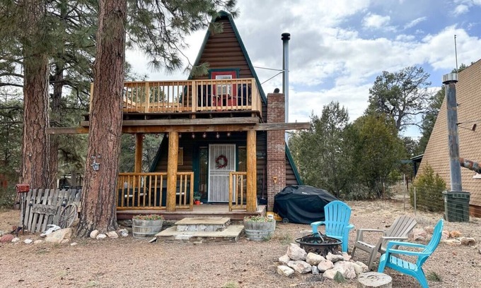 Overgaard Cabin | Camp Knotty Pines | Pet friendly, Kayaks included