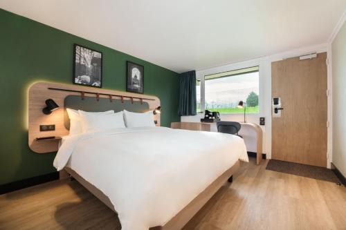 Pessac Hotel | Campanile NATURE - Bordeaux Sud Pessac