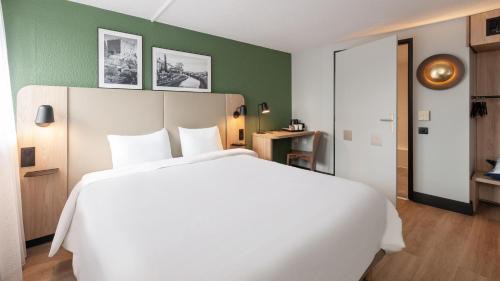 Epone Hotel | Campanile NATURE - Epône