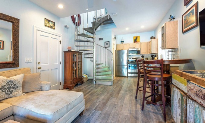 Historic Seaport House | Campbell Suite in Key West