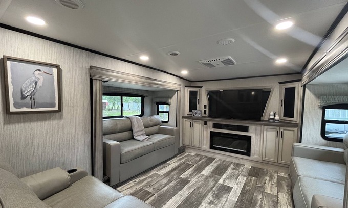 Perry House | Camper 4.5 Miles to the Beach in a Quiet Campground