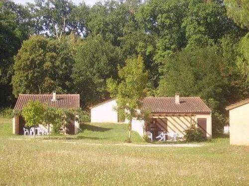 Puy-l'Eveque Other | Camping 3 étoiles - Piscine - ccbahd0