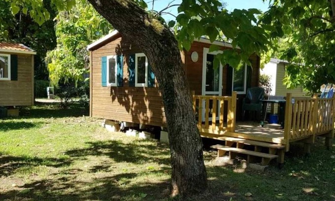 Deols House | Camping 3 étoiles - Piscine - ccaehgb