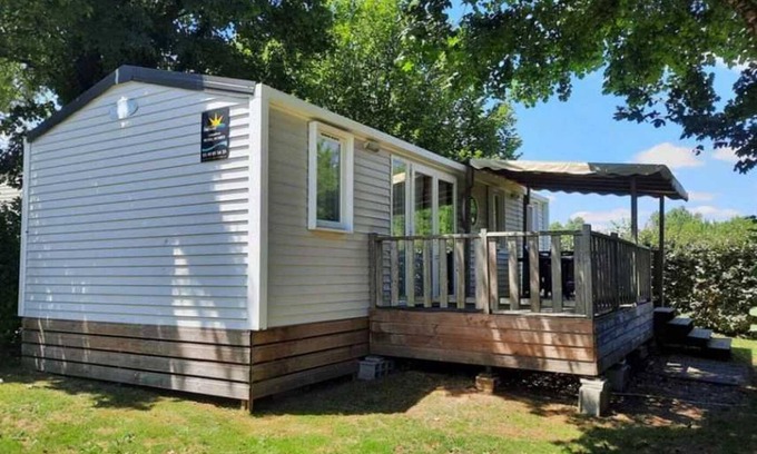 Secondigny House | Camping 4 étoiles - Piscine - ccbahhf