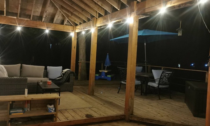 Whitchurch-Stouffville House | Camping staycation - secluded class A RV and trailer
