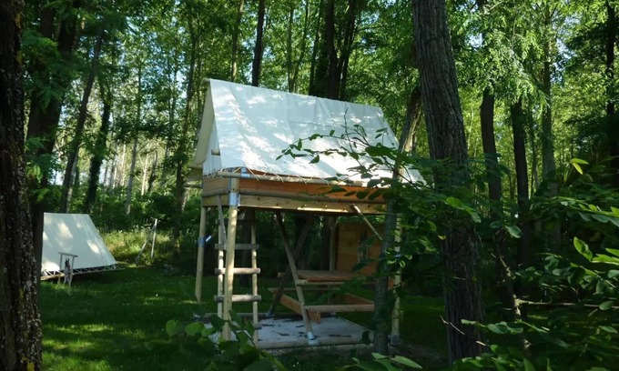 Cormoranche-sur-Saone House | Camping du Lac* - 1 Room 2 Person Perched Tent
