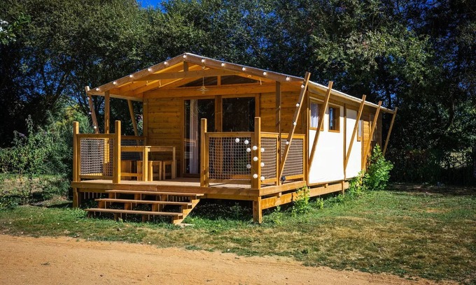 Brissac-Quince Ski Chalet | Camping de l'Etang Sites and Landscapes * - Chalet Insolite Premium Loire 2 ch. - TV 5 people