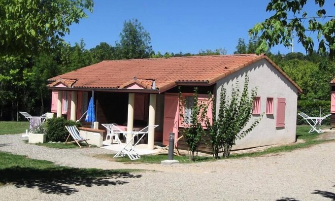Montpezat-de-Quercy House | Camping du Faillal *** - 4 room cottage 6/8 people