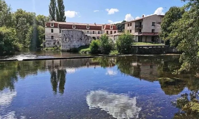 Thiviers House | Camping Le Repaire * - Small 2 bedroom mobile home - uncovered wooden terrace - 20m² (R14 -R15 - R21 + 038) 4 people