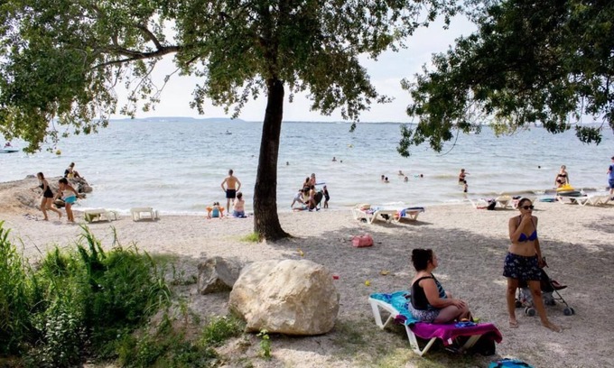 Vitrolles RV Rental | Camping Marina Plage