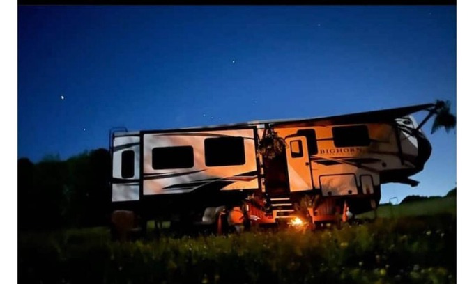 Duncanville House | Camping or Glamping you decide! Near Tuscaloosa.