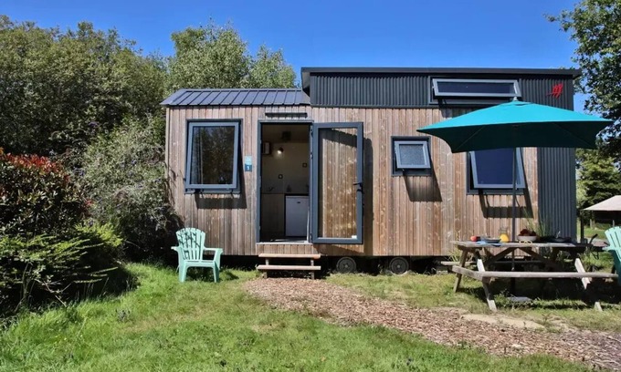 Caro House | Campsite maeva Respire Domaine de Kervallon * - Tiny House 3 Rooms 4 People + TV
