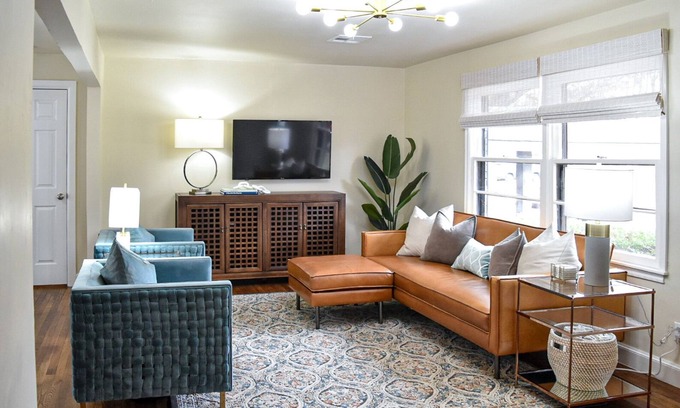 Norman House | Campus Mid-Century Retreat: 5 min walk to OU stadium