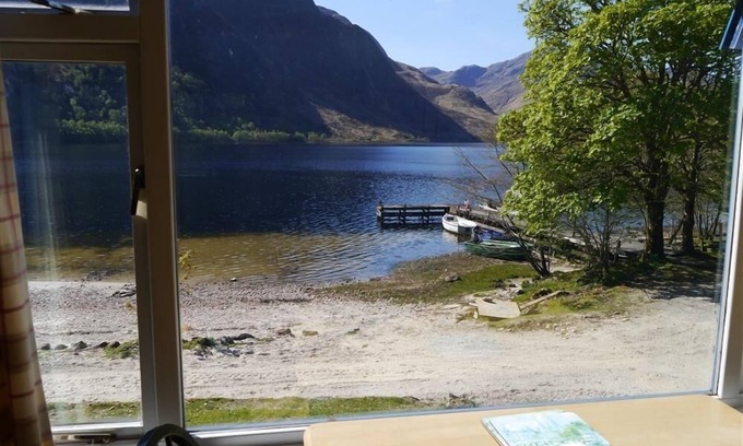 Glenfinnan Cottage | Camus Slatach - sleeps 4 guests in 2 bedrooms