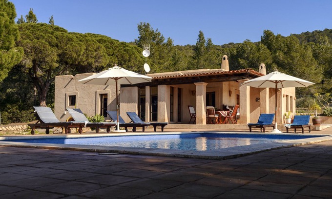 Can Furnet Villa | Can Bonita - Villa 6 with Ibiza
