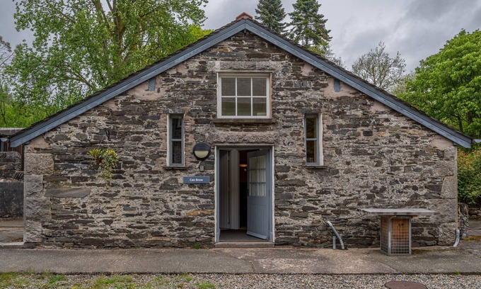 Graythwaite Cottage | Can Brow - sleeps 2 guests in 1 bedroom