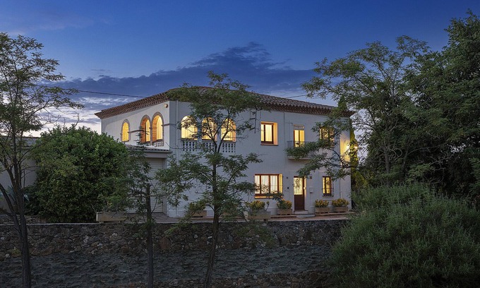 Monells House | Can Cristus a Monells , Casa Rural con Encanto Ideal Para Familias