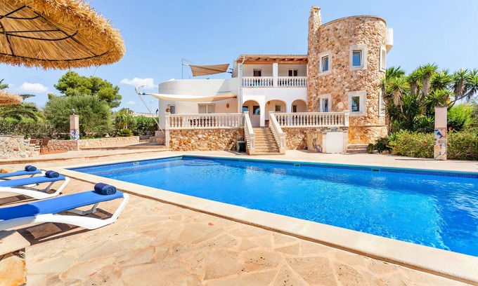 Son Moja Villa | Can Flores Villa holiday house with pool perfect for a relaxing vacation near Cala Santanyi