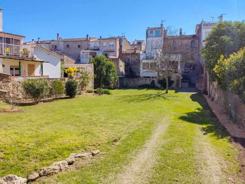 Banyoles House | Can Janot - Casa con jardín cerca del lago