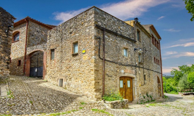 Saus House | CAN PARRALETS: Rural house for rent in Saus, comfortable, renovated and charming