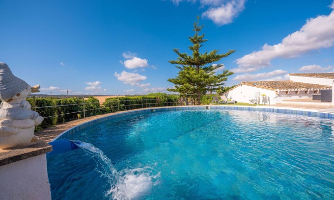 Llubi Villa | CAN PINTAT (LLUBÍ) - Fantastic rustic estate with pool and free WiFi