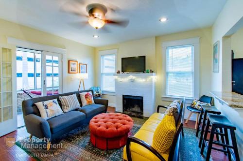 Hyde Park Apartment | Can't Buy Me Love - U of Tampa Flat in N Hyde Park