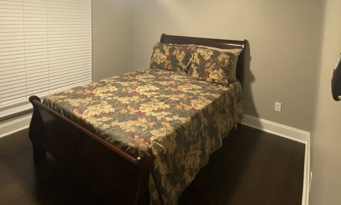 Albany House | Canaan 1: Albany’s Elite: Newly Renovated, Spacious in Wonderful Neighborhood!
