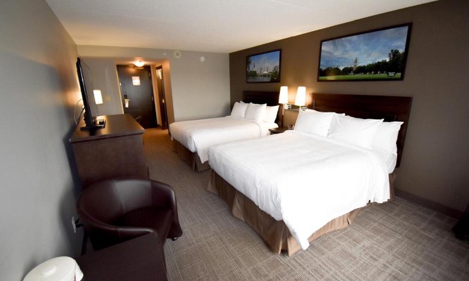 Regent Hotel | Canad Inns Destination Centre Club Regent Casino Hotel