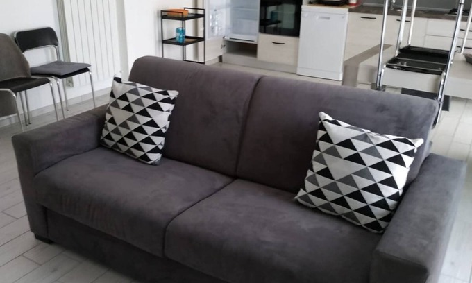 Carciano Apartment | Canada modern apartment near the lake in Carciano