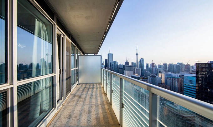 Bay Street Corridor Apartment | Canada Suites on Bay