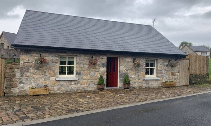 Drumshanbo Cottage | Canal Cottage - Overlooking Lakes, & Mountains