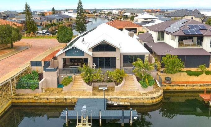 Wannanup House | Canal Escape in Wannanup