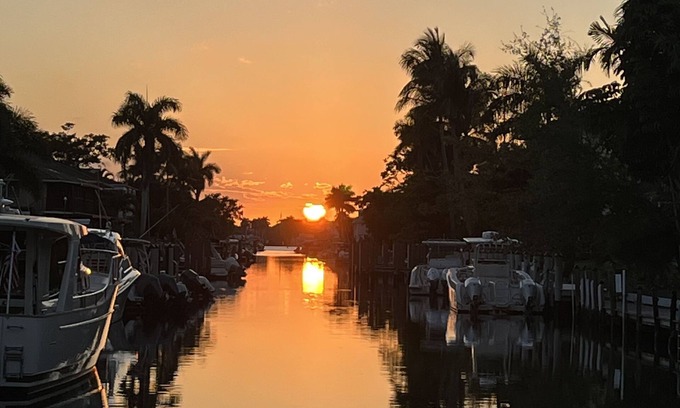 Royal Harbor Condo | Canal Front 1 bdrm 1 bath in Beautiful Downtown Naples