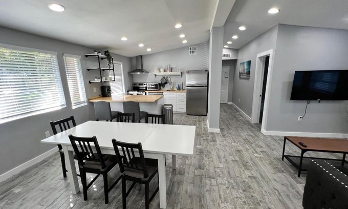 Clearwater House | Canal Front Home | Pet Friendly