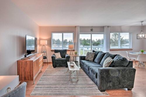 Ocean Shores Apartment | Canal-Front Vacation Rental in Ocean Shores