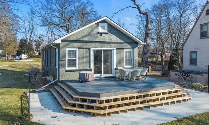 White Lake House | Canal-Front White Lake Escape w/Paddleboard