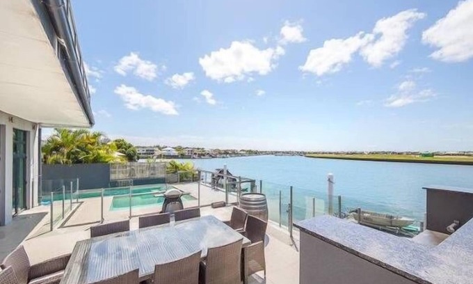Banksia Beach House | Canal House - Rooftop Entertainer