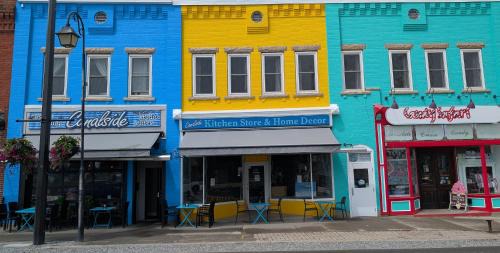 Port Colborne Apartment | Canalside Restaurant & Inn