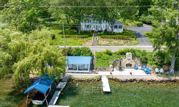 Canandaigua House | Canandaigua Lake Front, Hot Tub, Fire pit, Kayaks, Game Room