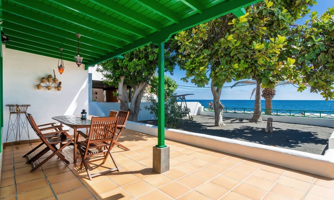 Playa Honda House | Canarian villa with fabulous views of the Atlantic Sea