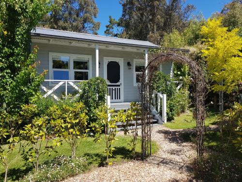 Hepburn House | Candlebark Cottage