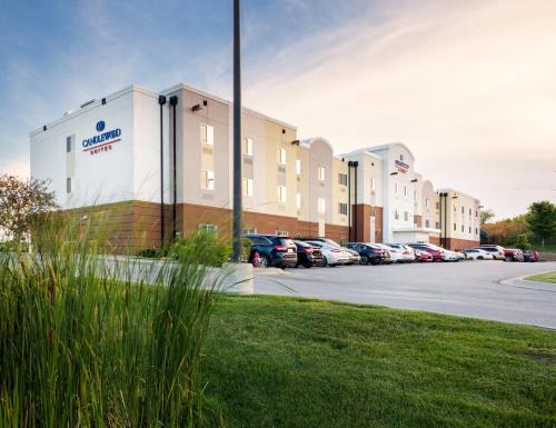 Bellevue Hotel | Candlewood Suites Bellevue by IHG