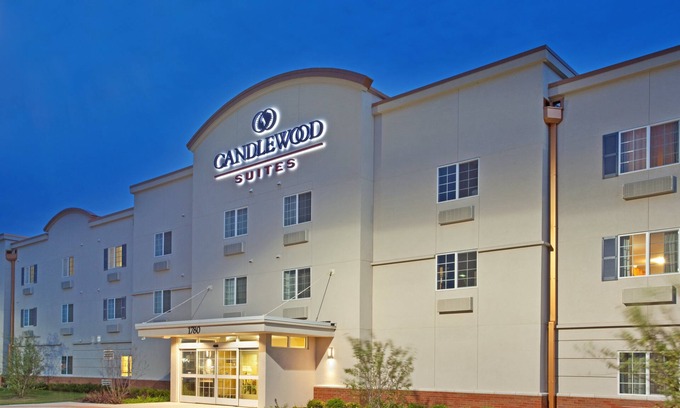 Elgin Hotel | Candlewood Suites Elgin by IHG