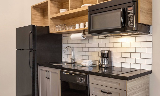 Mount Pleasant Hotel | Candlewood Suites Mount Pleasant by IHG