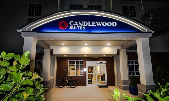 Palm Shores Hotel | Candlewood Suites Melbourne/Viera by IHG