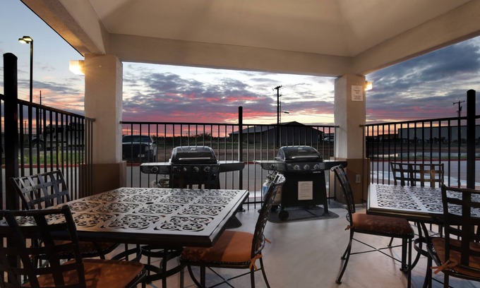 Odessa Hotel | Candlewood Suites Odessa by IHG