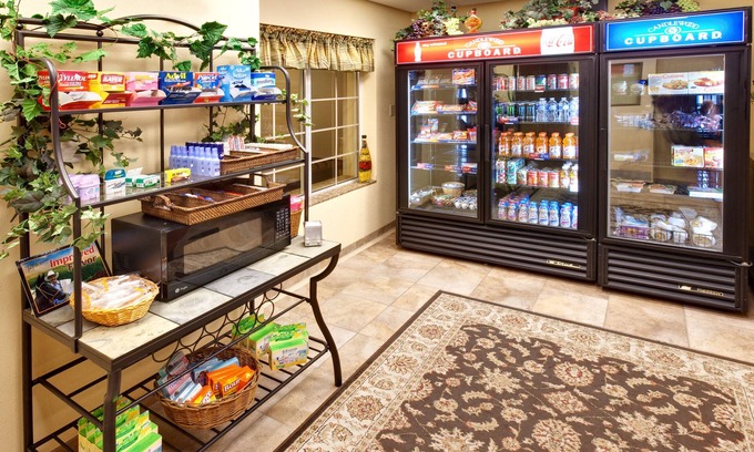 Carter Lake Hotel | Candlewood Suites Omaha Airport by IHG